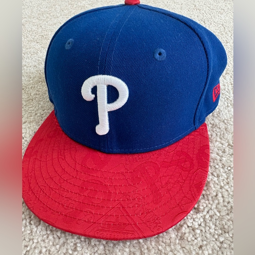 Like New Philadelphia Phillies New Era Snapback Cap